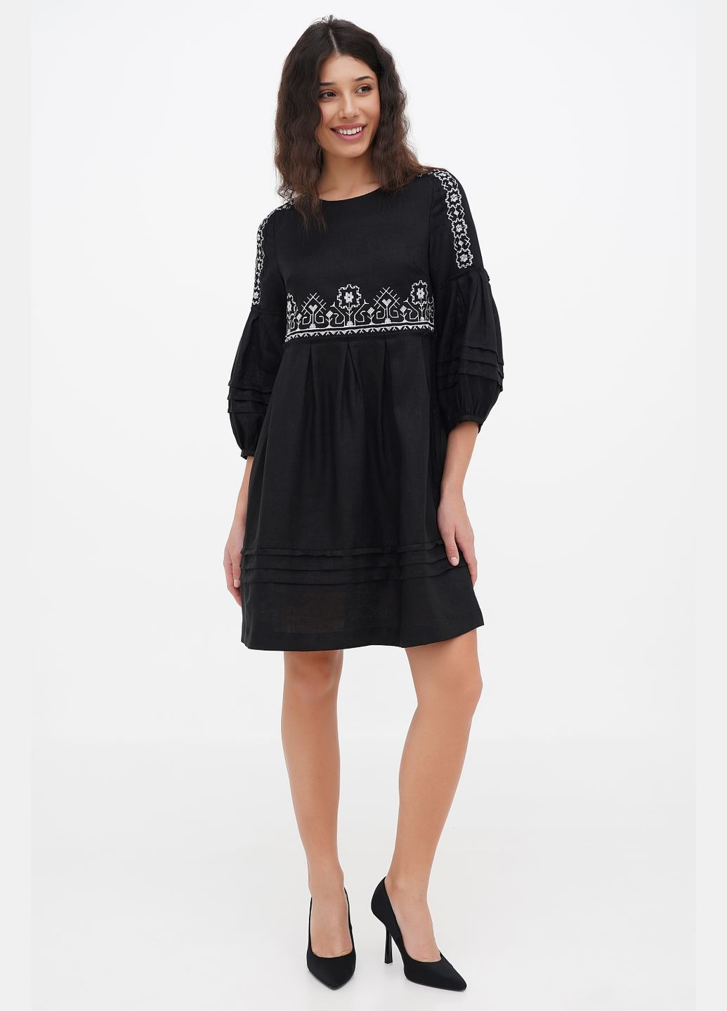 Чорна вишита міні сукня з тонкого льону з квітковим геометричним орнаментом пектораль з кишенями., р., код 0401/38/147 ГАЛЕРЕЯ ЛЬОНУ