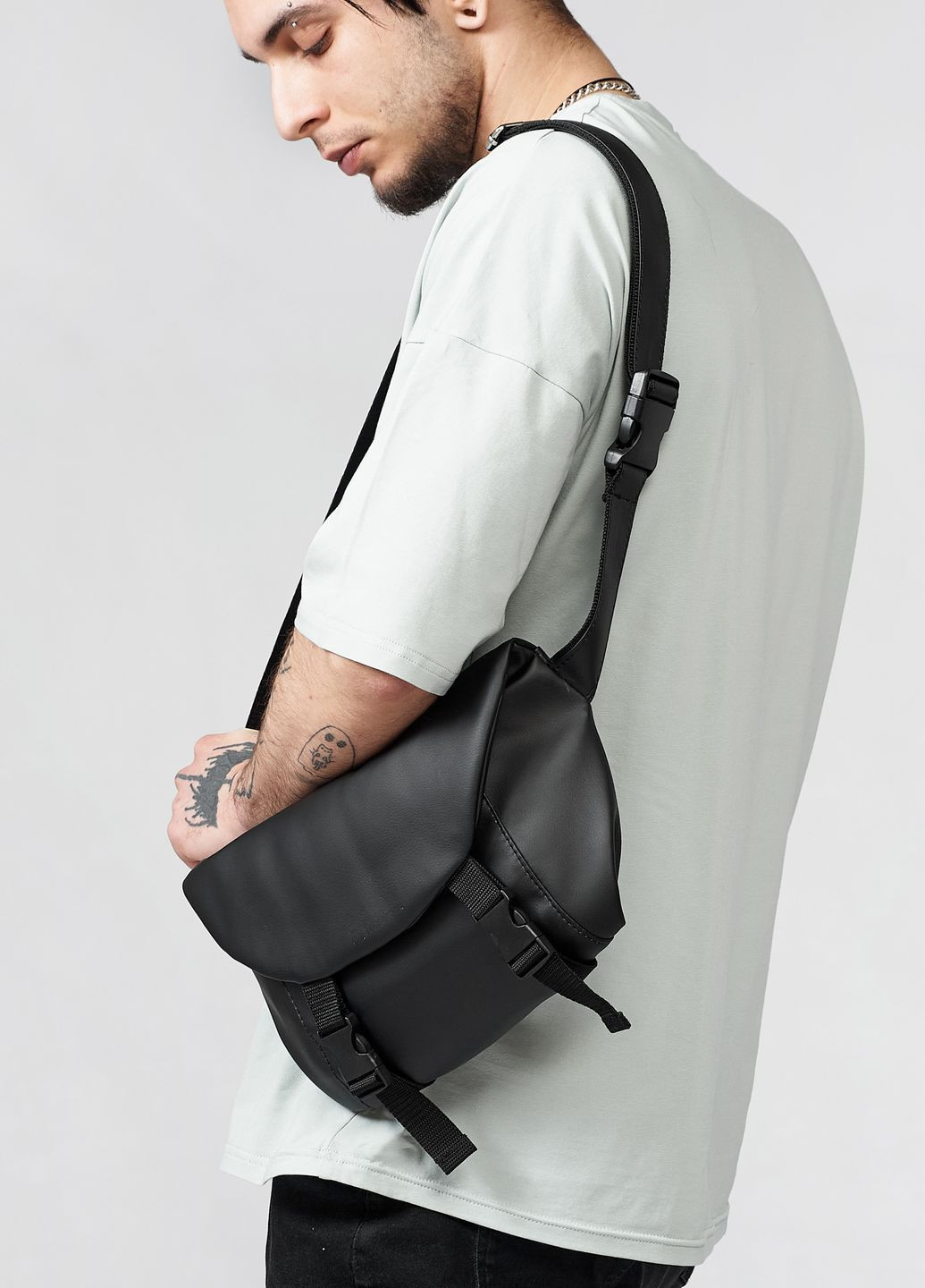 Сумка бананка через плече Tirso Zard чорна Sambag (325470610)