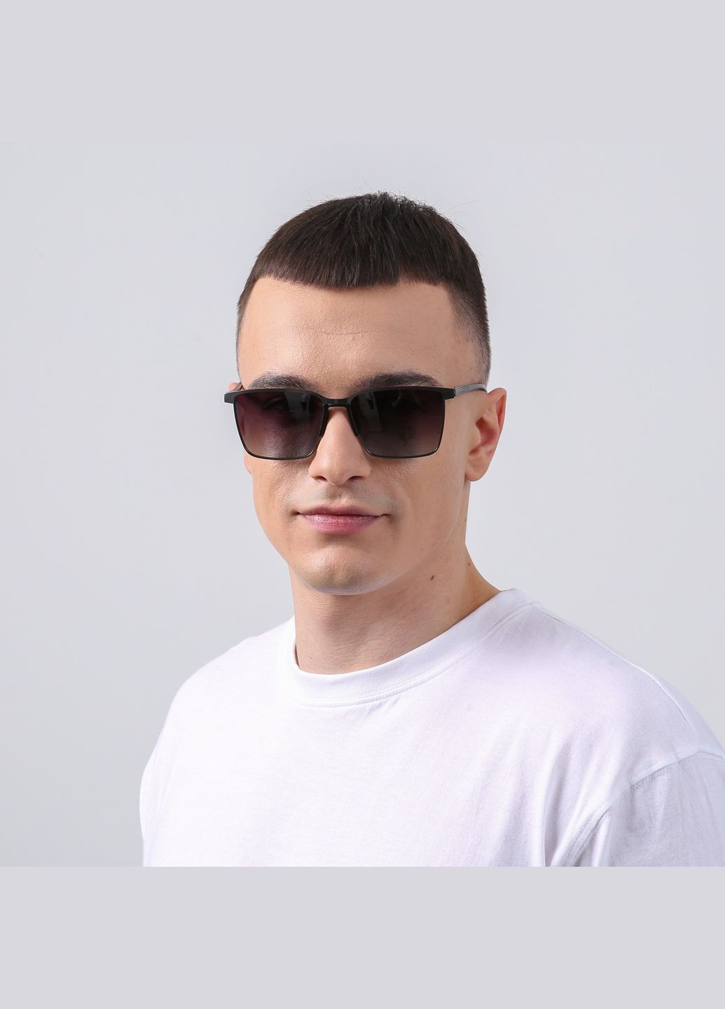 Солнцезащитные очки с поляризацией Классика мужские 472-136 LuckyLOOK 472-136М (329996448)