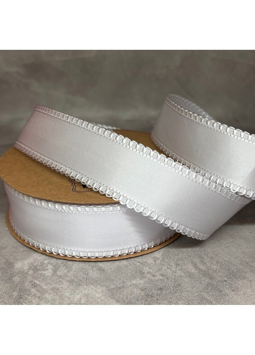 Атласна стрічка 2,5 см (двостороння) "Петелька", арт 018781, білий, відрізок 1 ярд (91 см) No Brand (350946836)