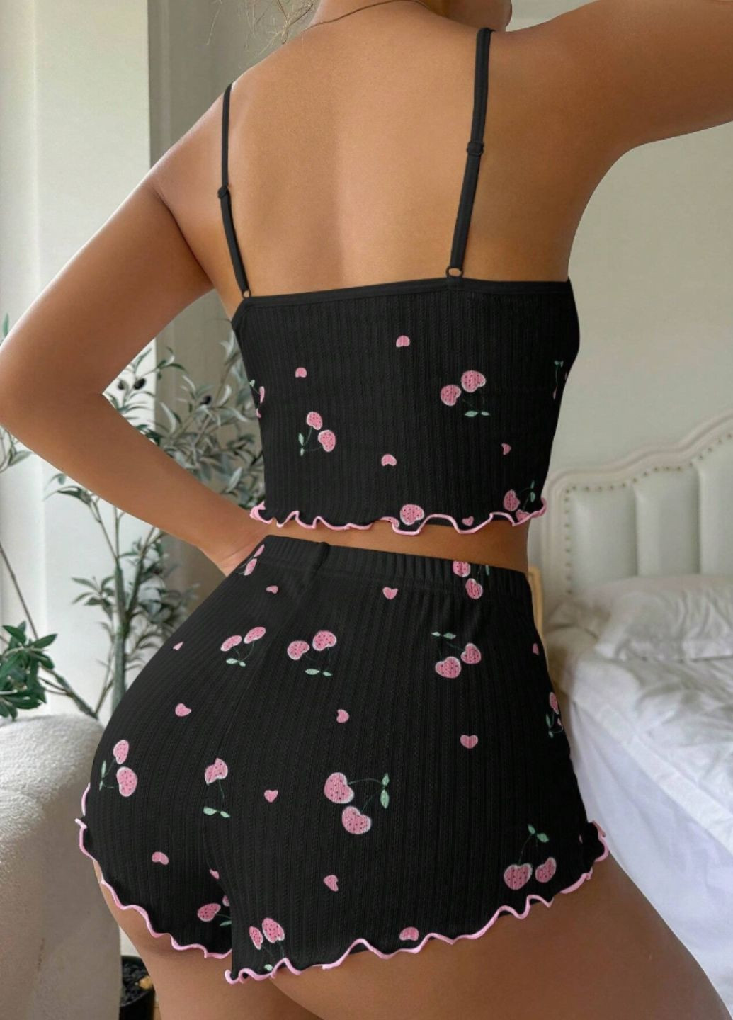 Чорна всесезон жіноча піжама з майки-топу та шортиків love cherry (1727-48-05) майка + шорти Macarena