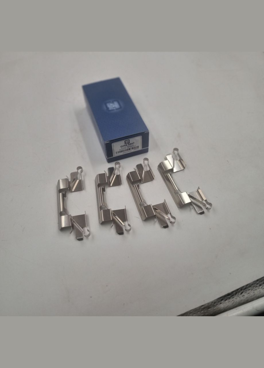Комплект пружинок кріплення колодок Q094-0597 Л200, Паджеро Спорт, OEM 4605A195 Q-FIX (360504113)