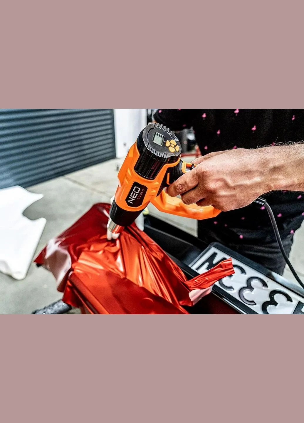 Фен будівельний 2000Вт 70-600°C 300/500л·хв 0.77кг Neo Tools (330032260)