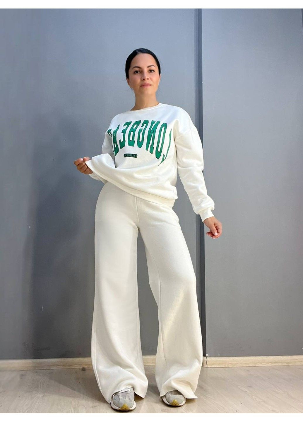 Білий світшот жіночий 488 напис попереду long beach фліс утеплений Quzen (304062652)