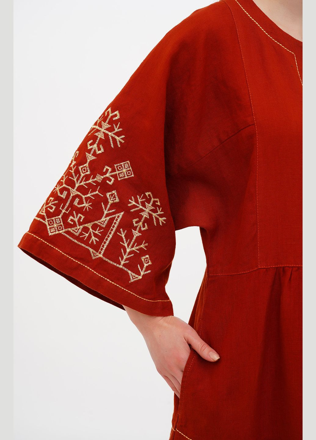 Коричнева вишита легка лляна сукня бохо з вишивкою на спині та рукавах кімоно борислава., р., код 0318/54/592 ГАЛЕРЕЯ ЛЬОНУ