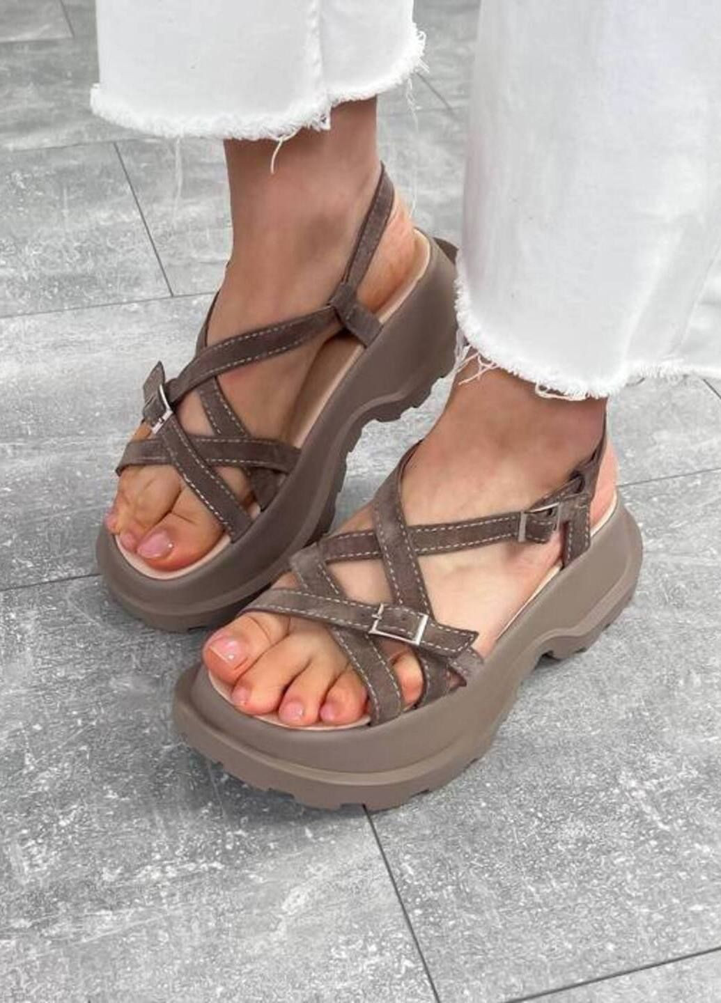 Светло-коричневые босоножки из натуральной замши G-Aira с ремешком