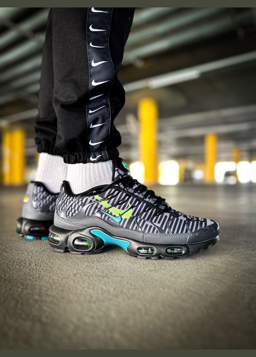 Сірі всесезон кросівки чоловічі nike air max tn plus drift black gray | найк аір макс тн чорні сірі No Brand