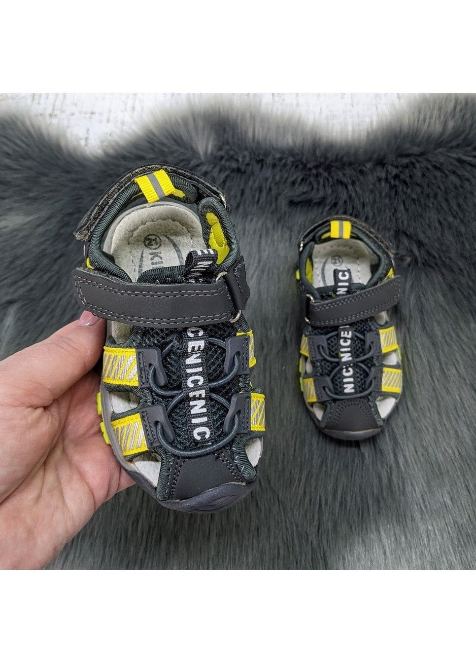 Серые повседневные босоножки детские сандалии для мальчика Kimboo на липучке