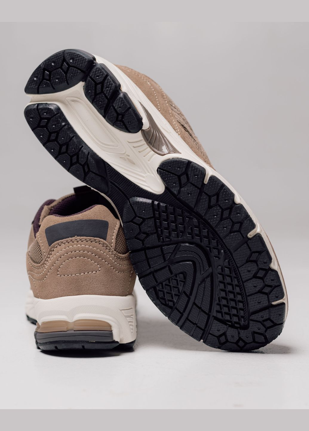 Бежевые всесезонные кроссовки мужские бежевые текстиль замша Restime