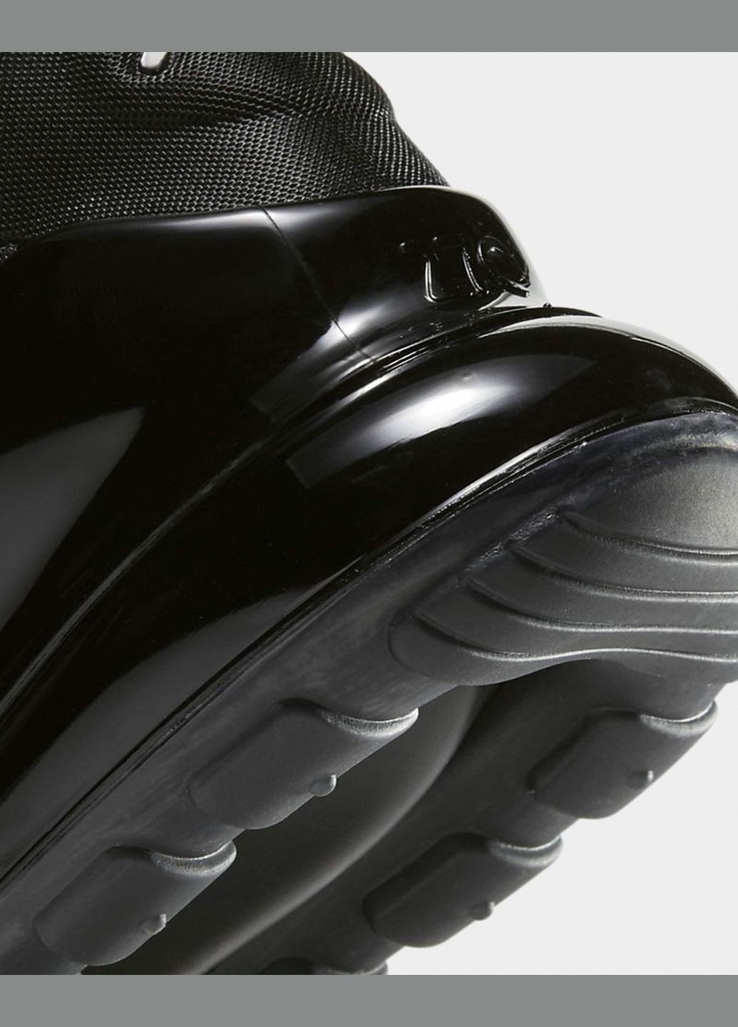 Чорні всесезон кросівки чоловічі air max 270 ah8050-005 весна-літо сітка текстиль чорні Nike
