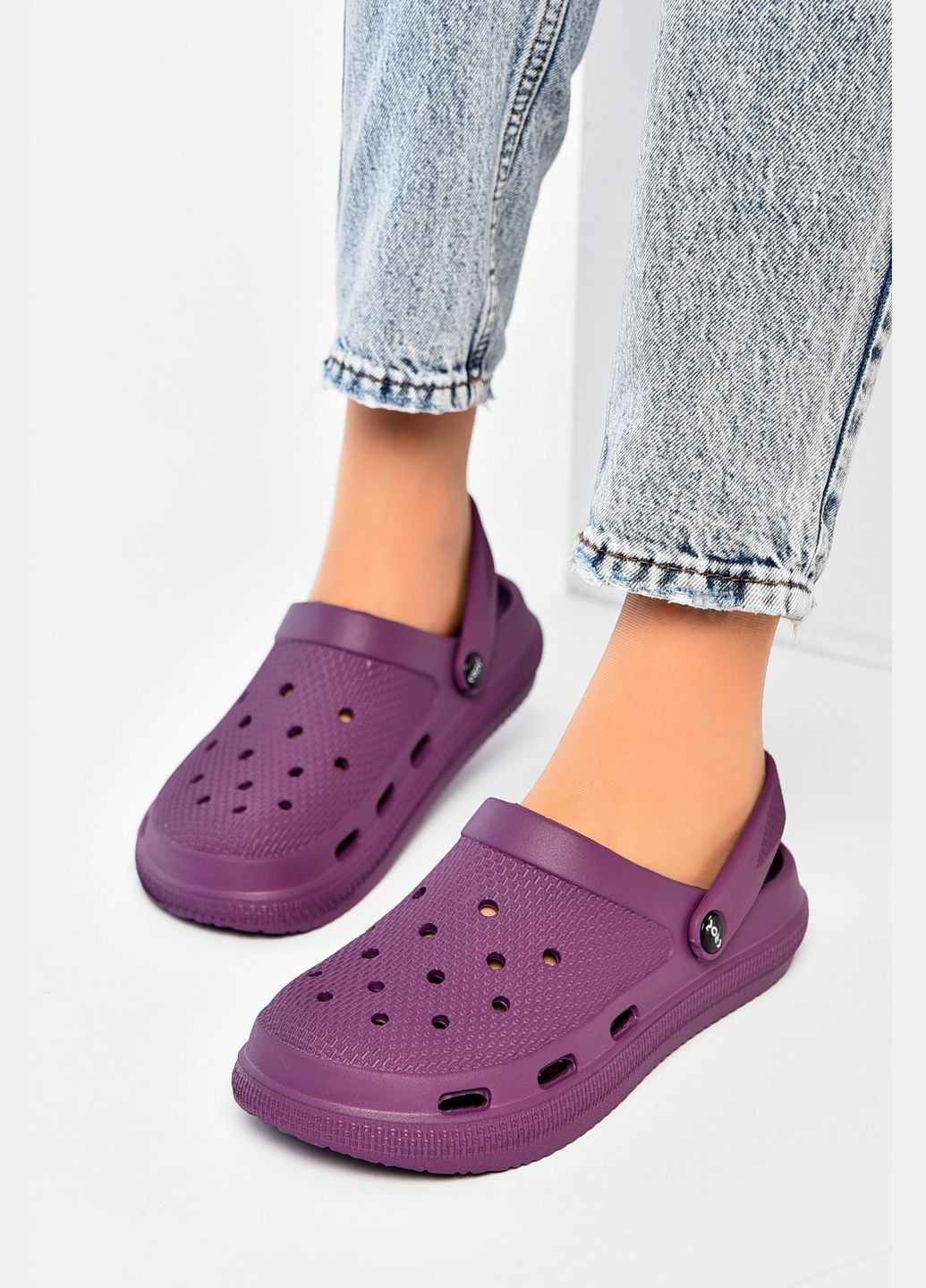 Крокси жіночі фіолетового кольору Let's Shop (335206241)