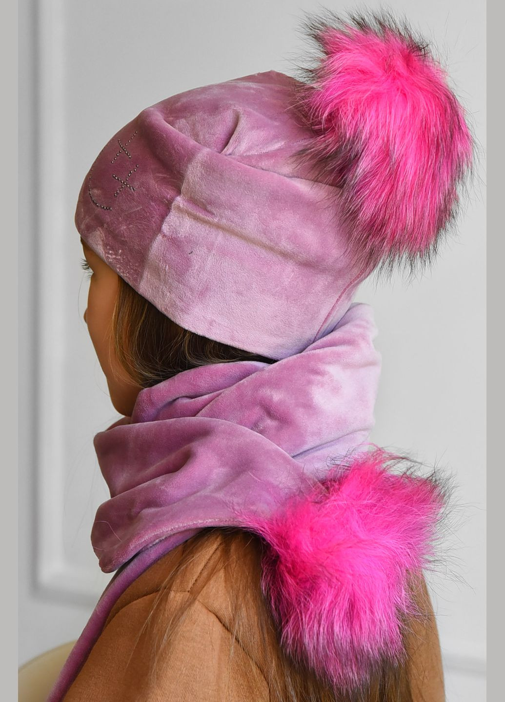 Набор шапка+шарф подростковый для девочки велюровый розового цвета Let's Shop (301764017)