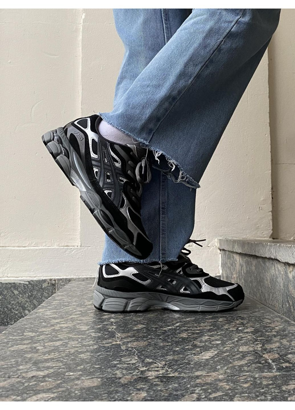 Серые демисезонные кроссовки мужские asics gel-nyc graphite grey black асикс гель нюк No Brand