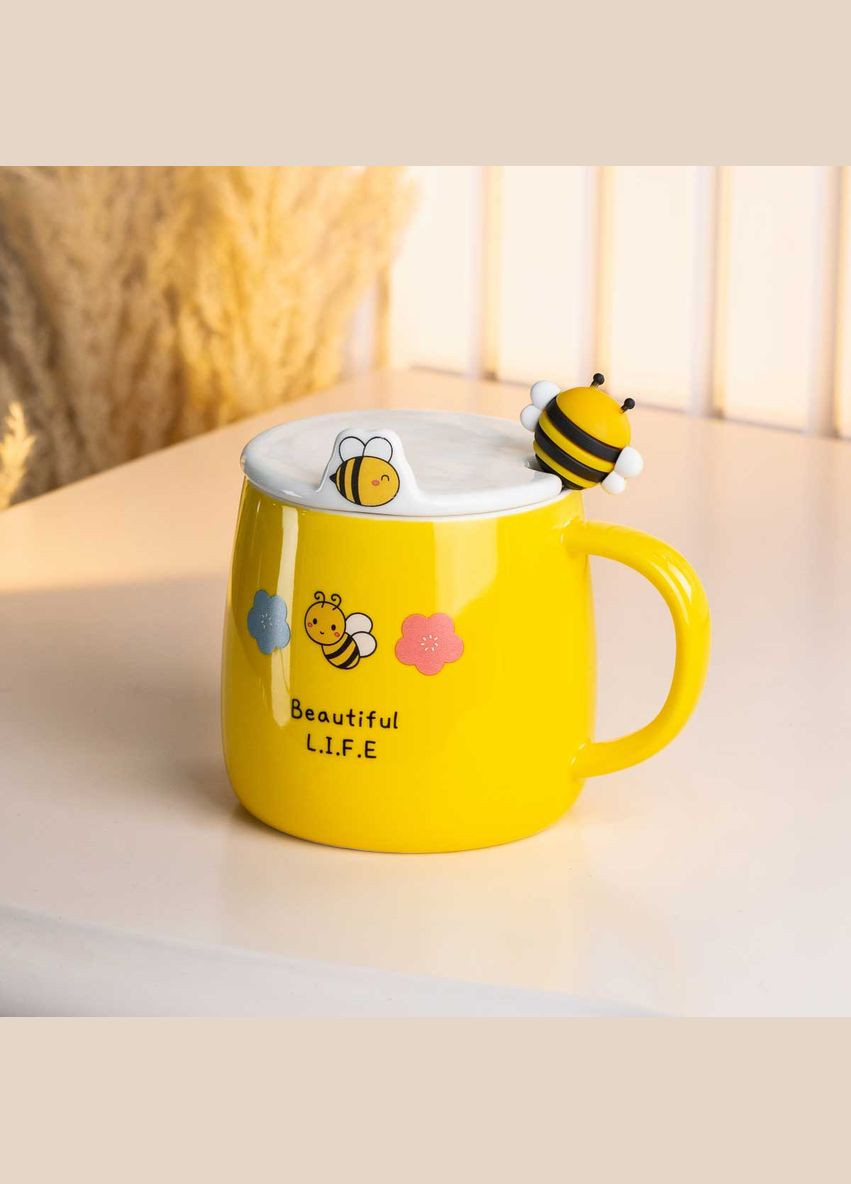 Чашка з кришкою та ложкою 450 мл керамічна "Бджілка" жовта з квіткою TS Kitchen (315637741)
