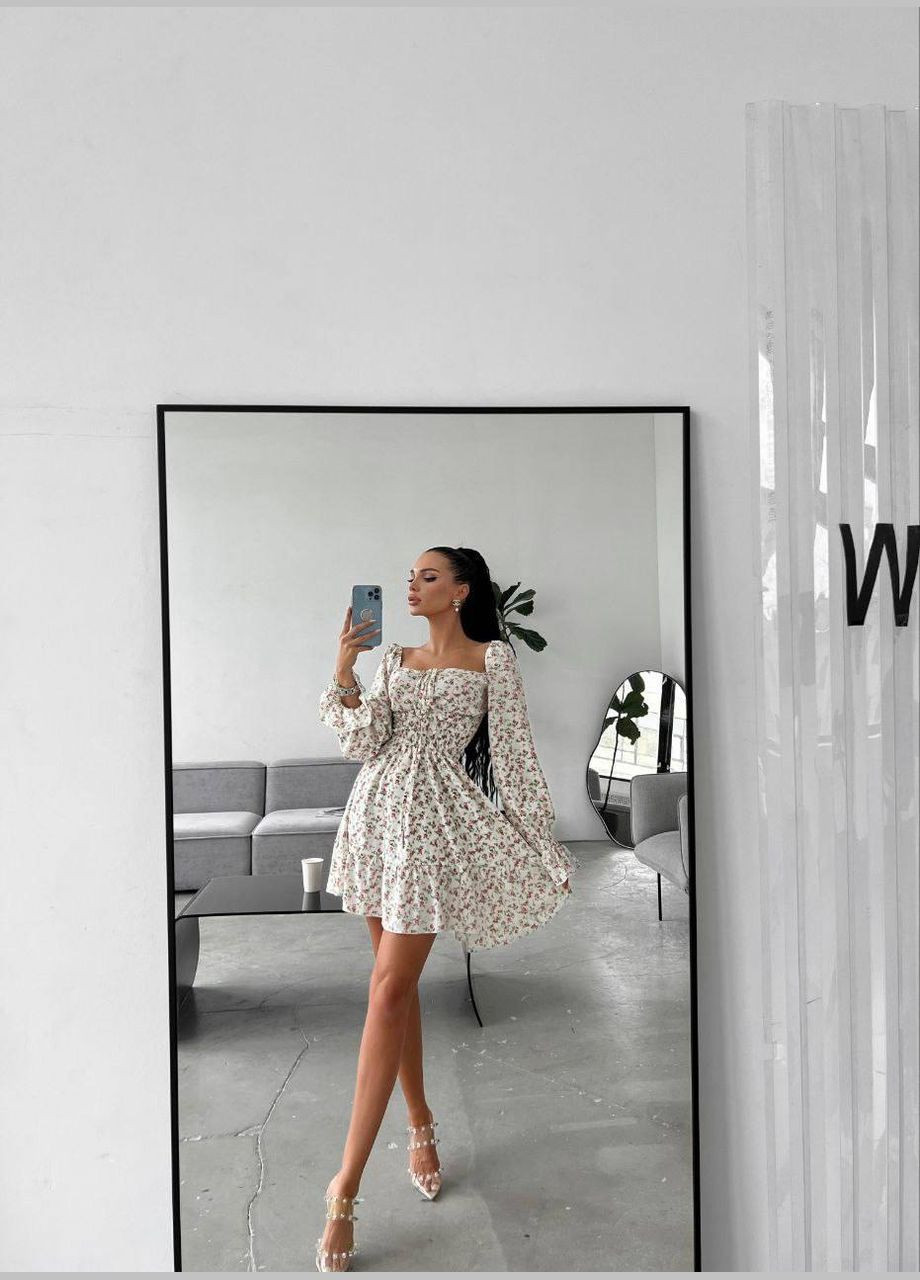 Белое лёгкое летнее платье из качественного софта со цветочным принтом, короткое платье с длинным рукавом и открытым декольте No Brand