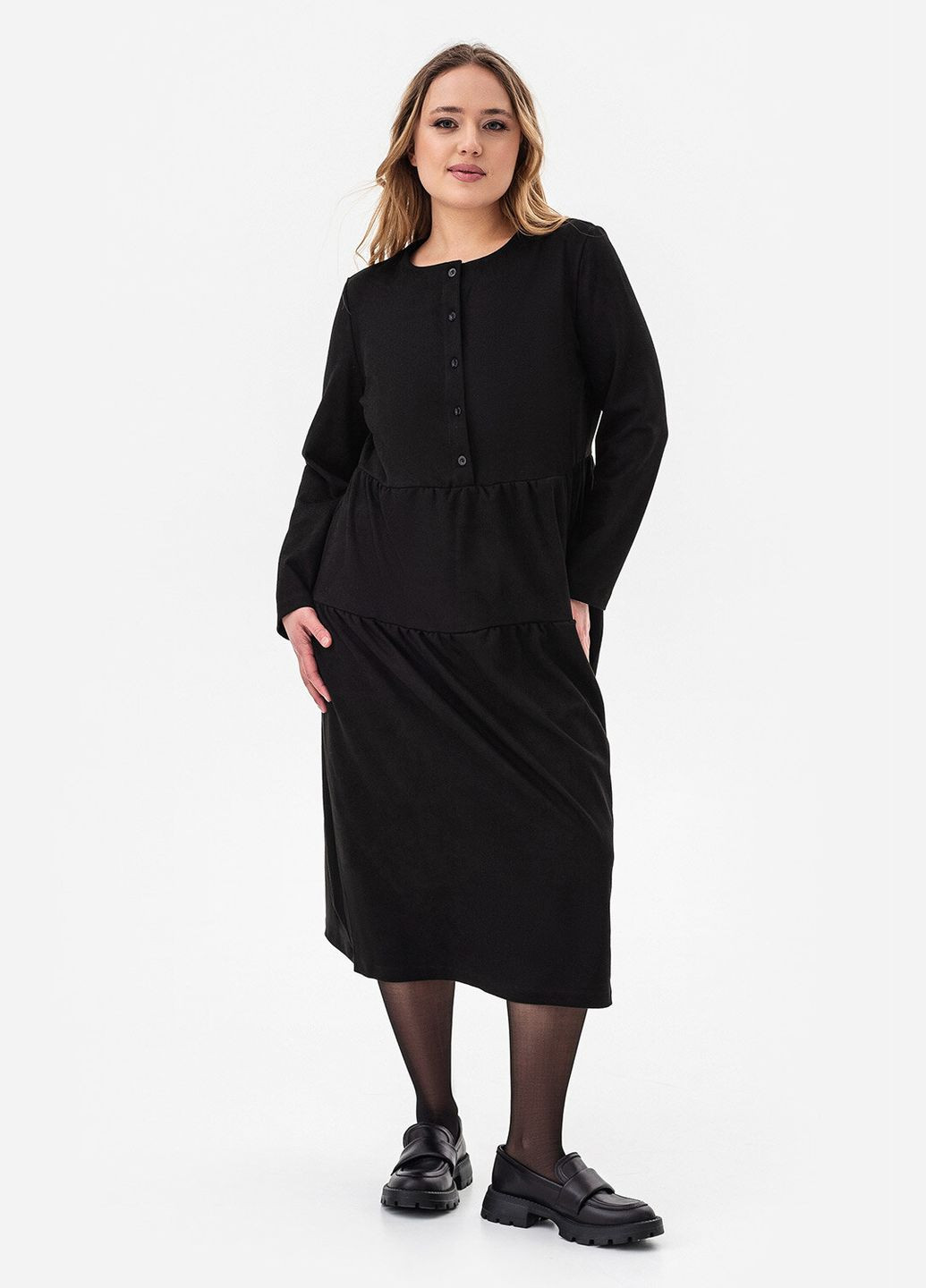 Чорна сукня auche чорного кольору Garne однотонна