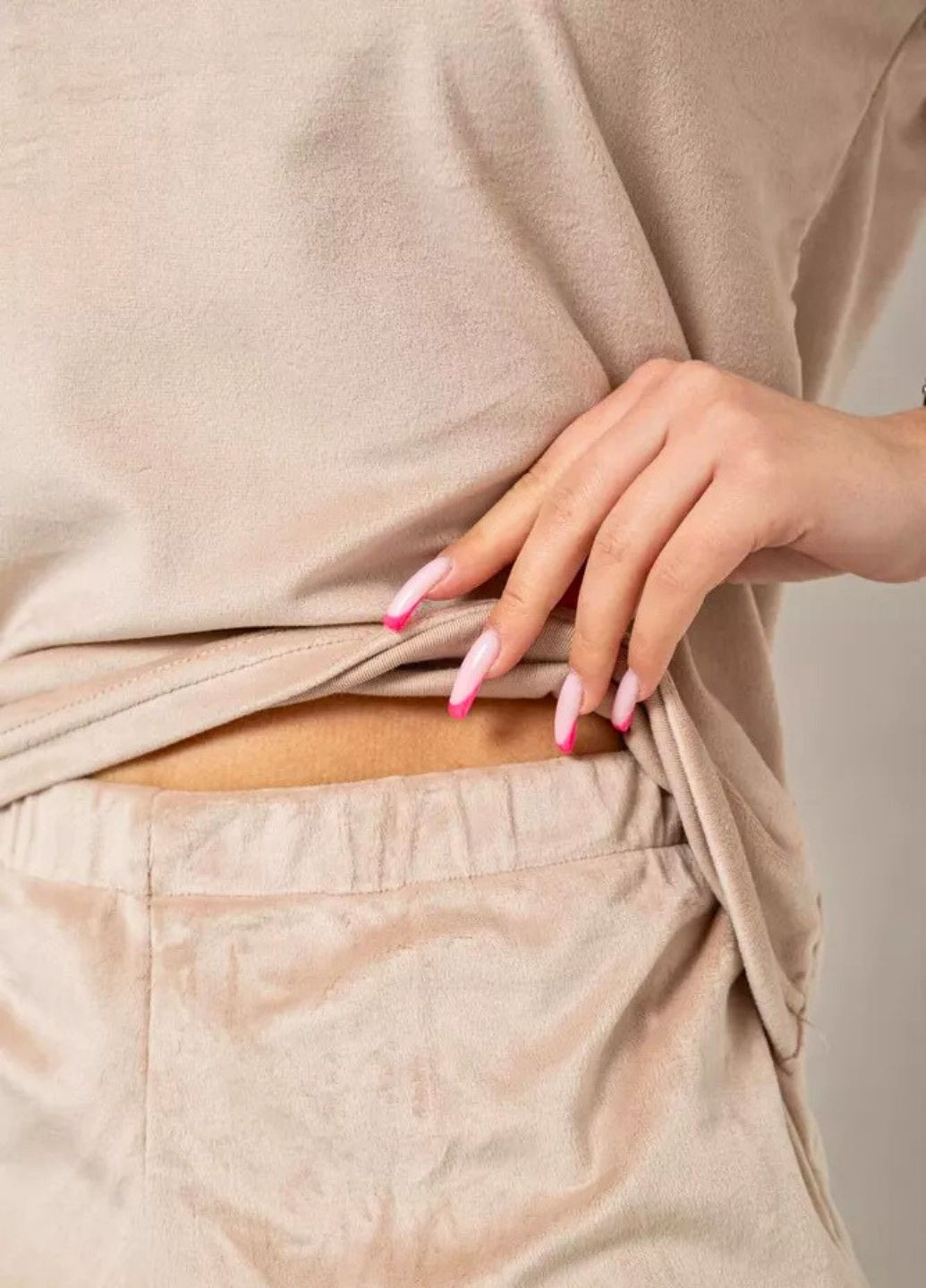 Бежевая всесезон женская велюровая пижама juicy футболка + шорты FS