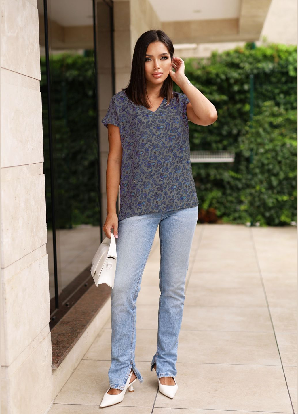 Серая легкая летняя блуза с узором "турецкие огурцы" INNOE Блузка