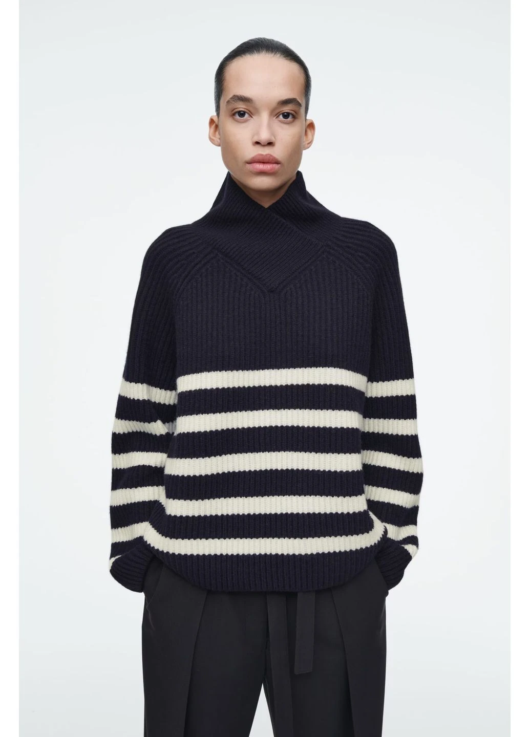 Темно-синій джемпер з вовни cos (1258536001) Uniqlo