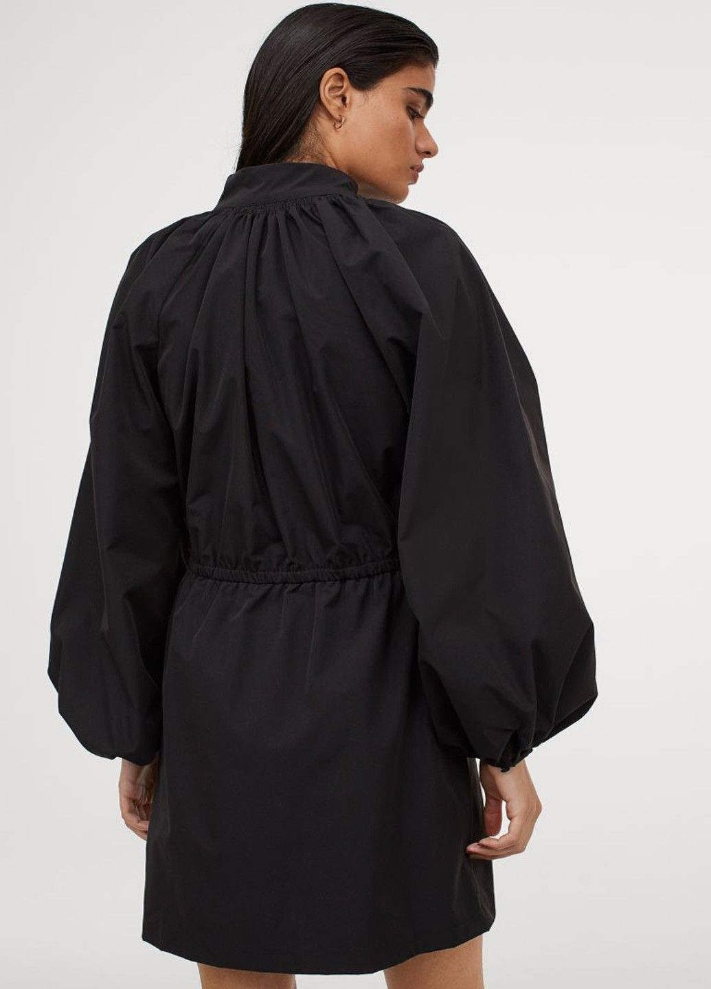 Чорна кежуал сукня H&M однотонна