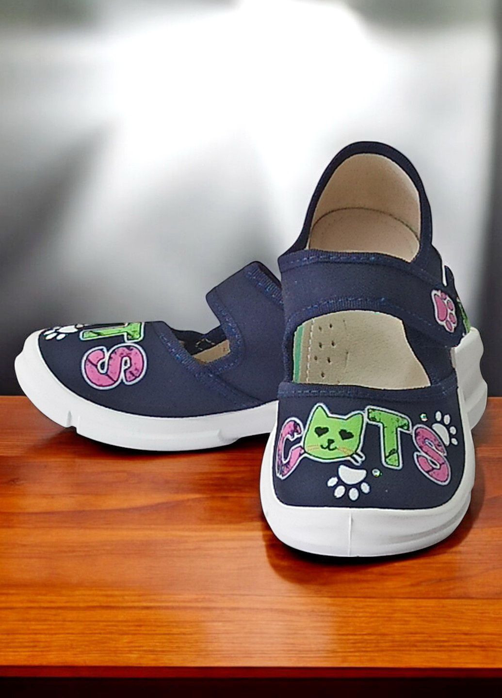 Темно-синие текстильные тапочки на липучке для девочки в садик на сменку Waldi