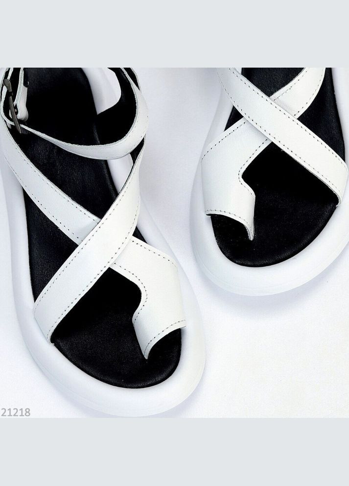 Белые белые кожаные женские босоножки Garti с ремешком