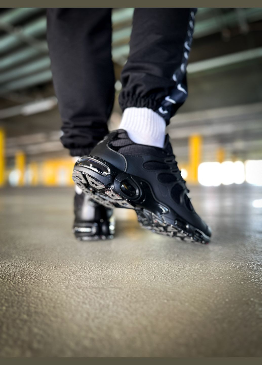 Черные всесезонные кроссовки мужские и женские nike air max tn plus terrascape black | найк аир макс тн плюс черные No Brand