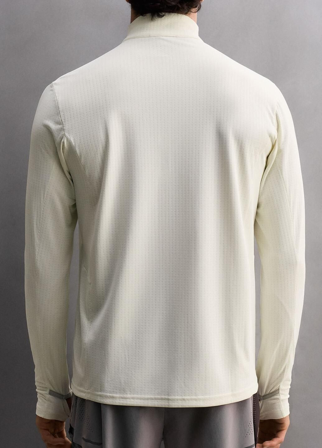 Лонгслів Zara однотонний молочний