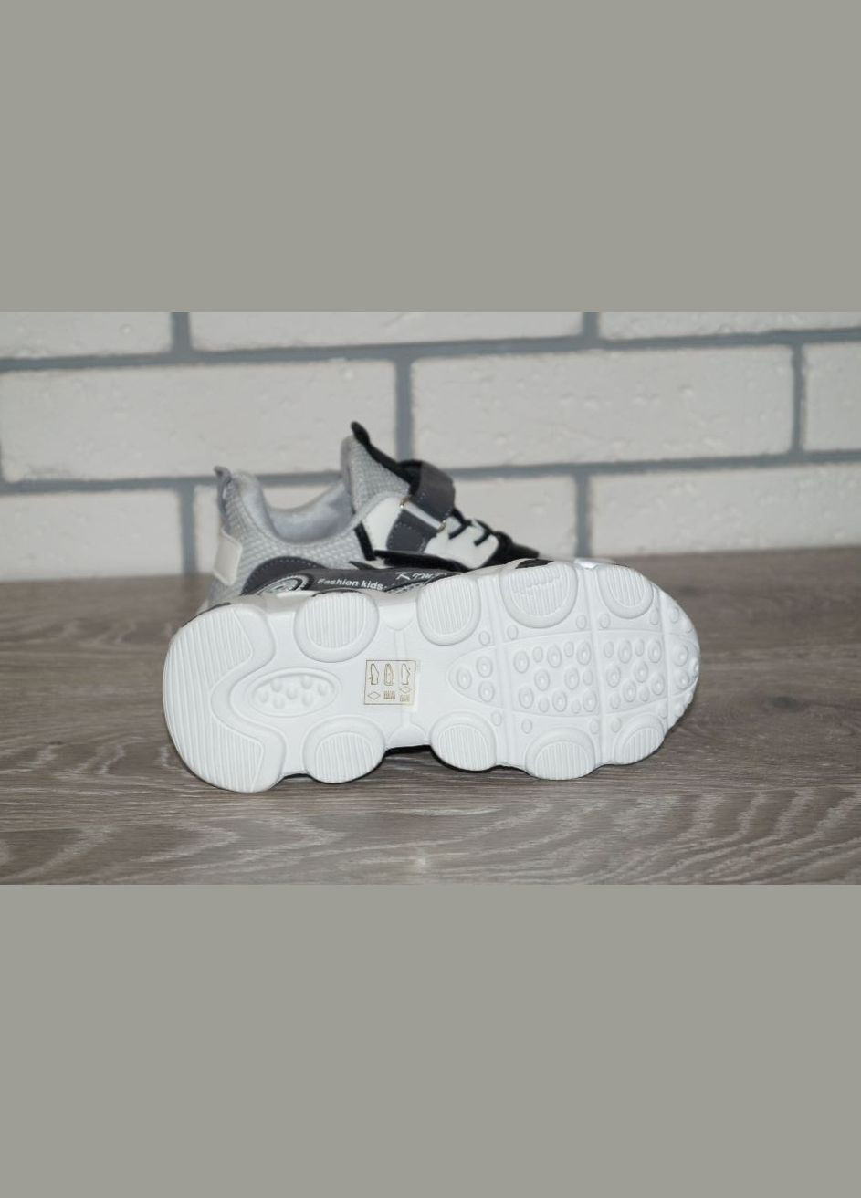 Сірі осінні кросівки для дітей сірі з білим Kimbo