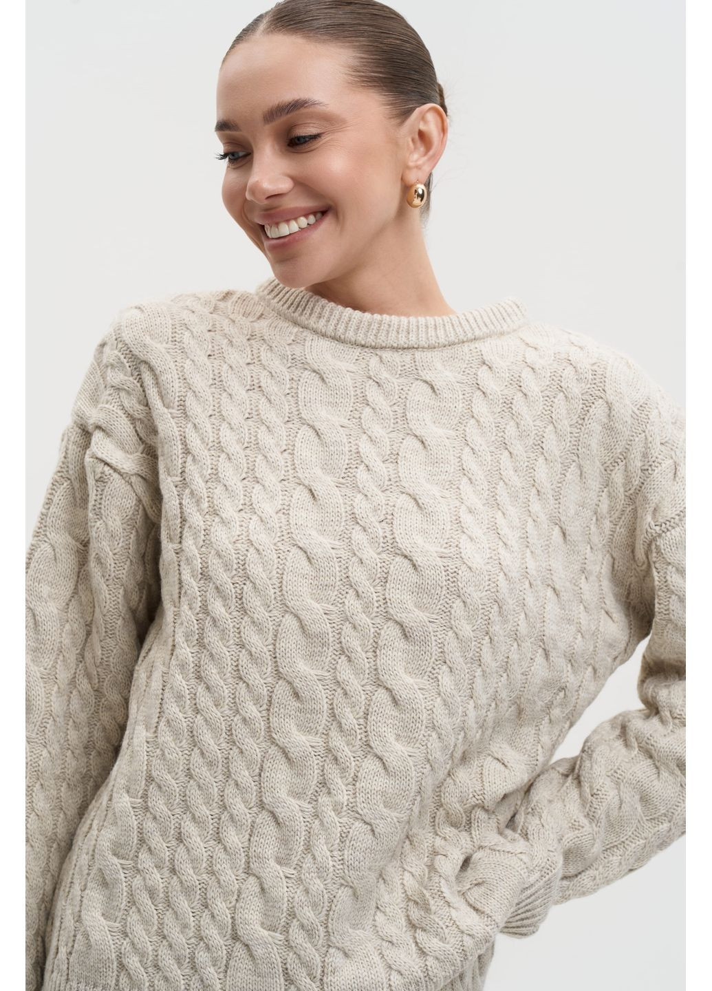 Молочный демисезонный свитер косичка s013 Twice