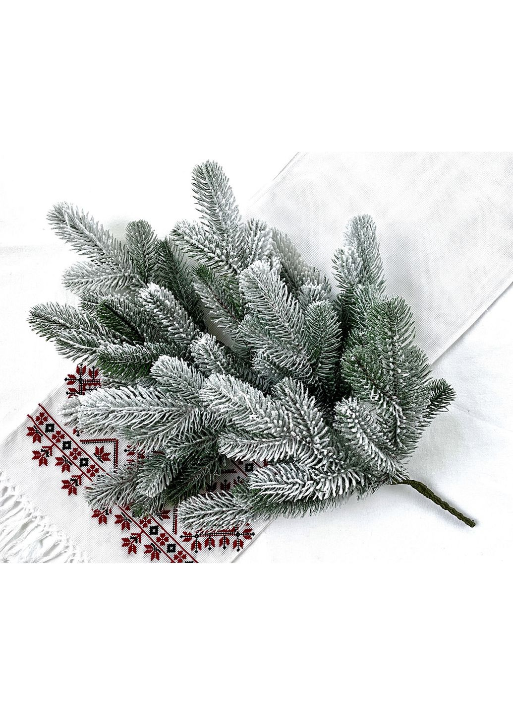 Гілка ялинки штучна SGH Lux 60 см засніжена (упаковка 10 штук) HVOYA (370439126)