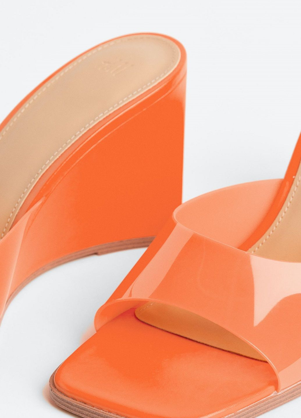 Оранжевые мюли H&M