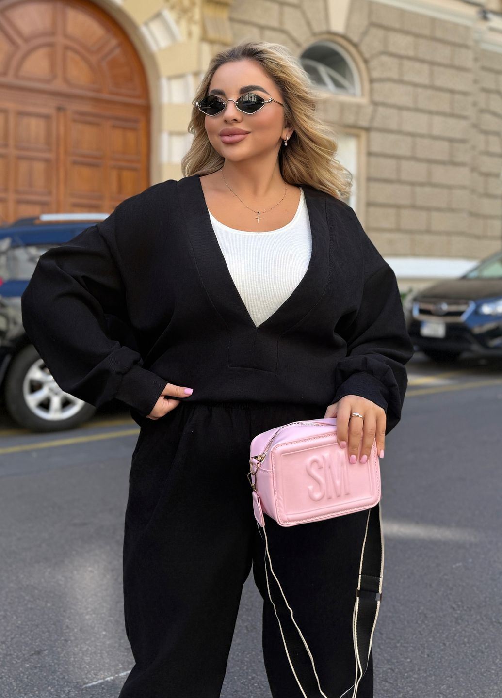 Костюм жіночий оверсайз з мікровельвету (лонгслів + джогери) No Brand (354933995)