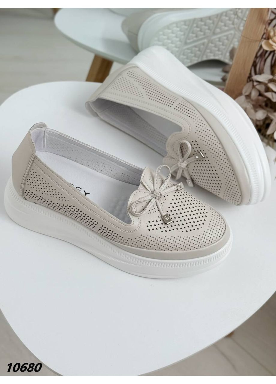 Бежевые мокасины Vakko