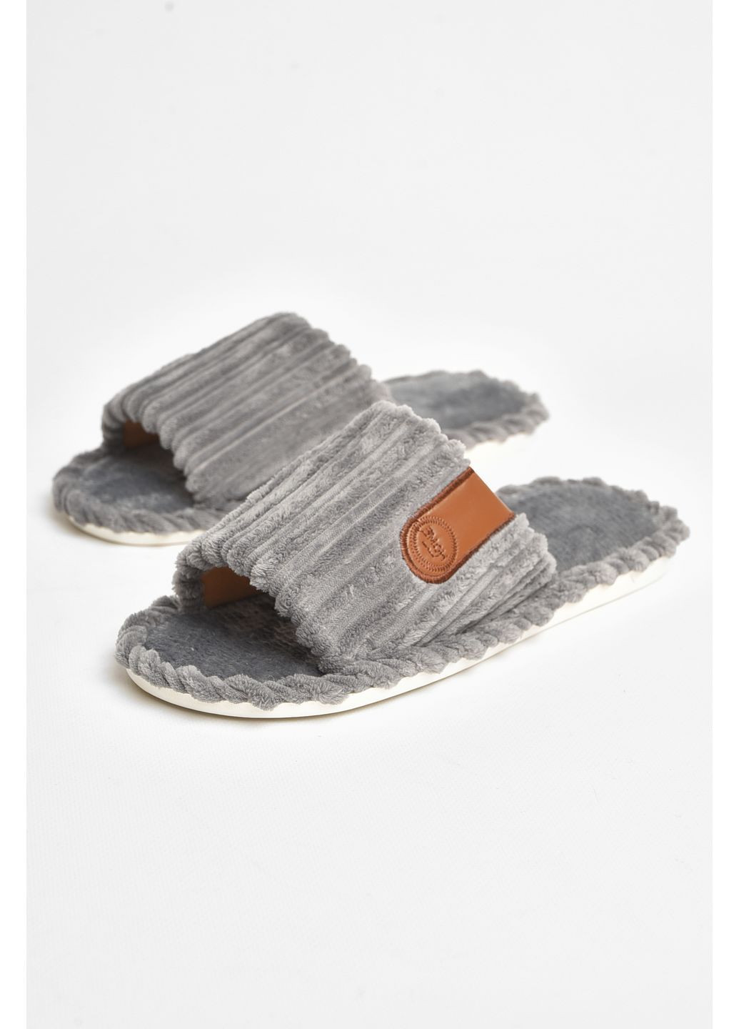 Капці кімнатні чоловічі сірого кольору Let's Shop (362460797)