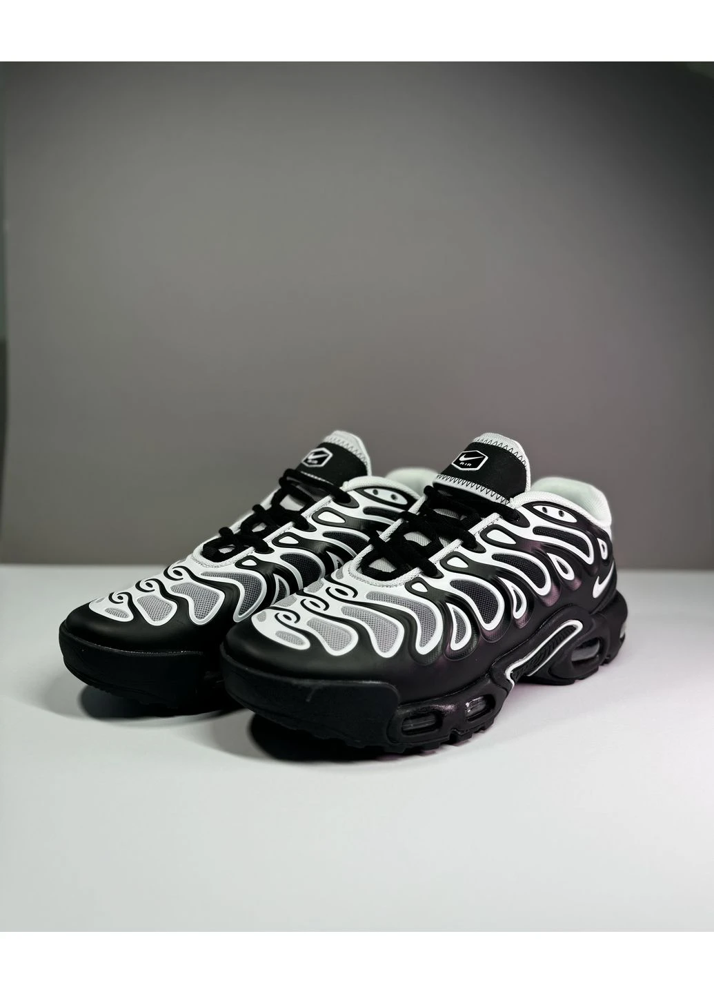 Белые летние кроссовки nike tn black white найк тн аир макс плюс No Brand