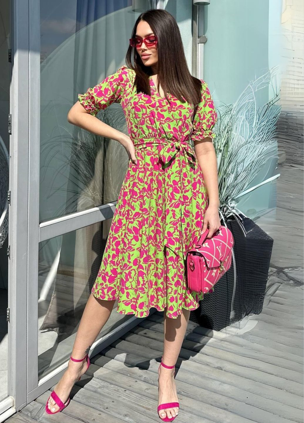 Салатовое повседневный летнее платье с цветочным узором No Brand с цветочным принтом