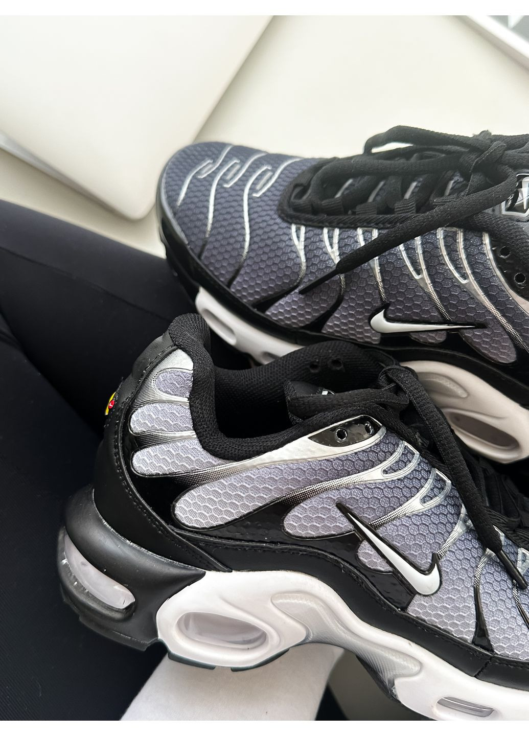 Кроссовки женские и мужские Nike Air Max TN Plus gray black | Найк Аир Макс ТН плюс серые черные No Brand серые демисезоны (351871634)