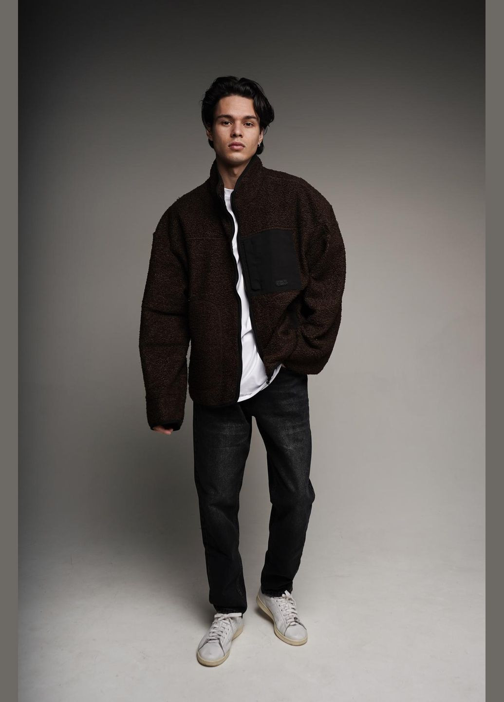 Стильна та тепла куртка-бомбер із м'якого матеріалу "барашек" Vakko на блискавці (324147089)