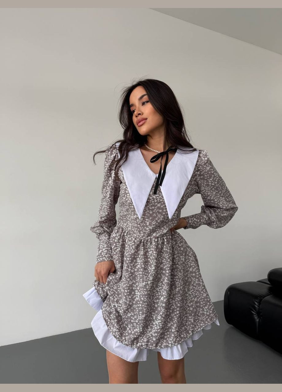 Серое повседневный платье мини с отложным воротником и объемными рукавами клеш MonCher с цветочным принтом