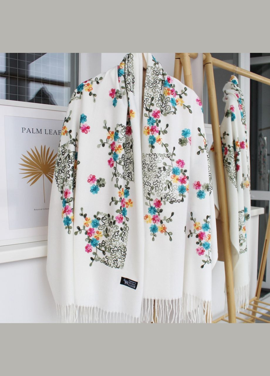 Кашемировый шарф с шелковой вышивкой "Магия природы" в молочном цвете 134004 Cashmere (325878571)