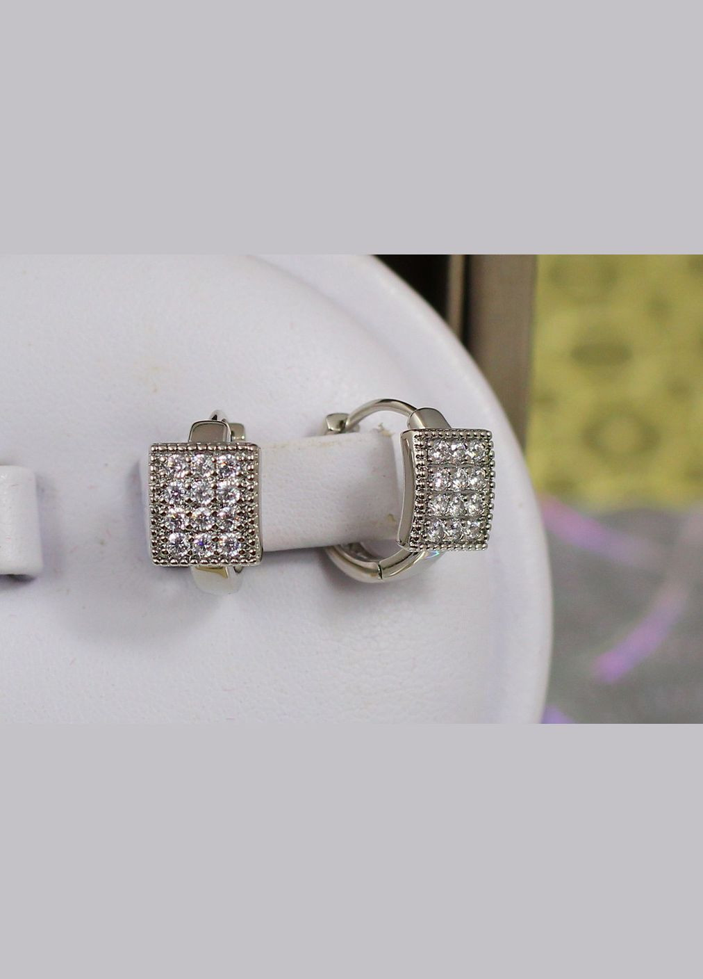 Сережки дитячі квадратики з камінців в окантовці 1.2 см сріблясті Xuping Jewelry (316434130)