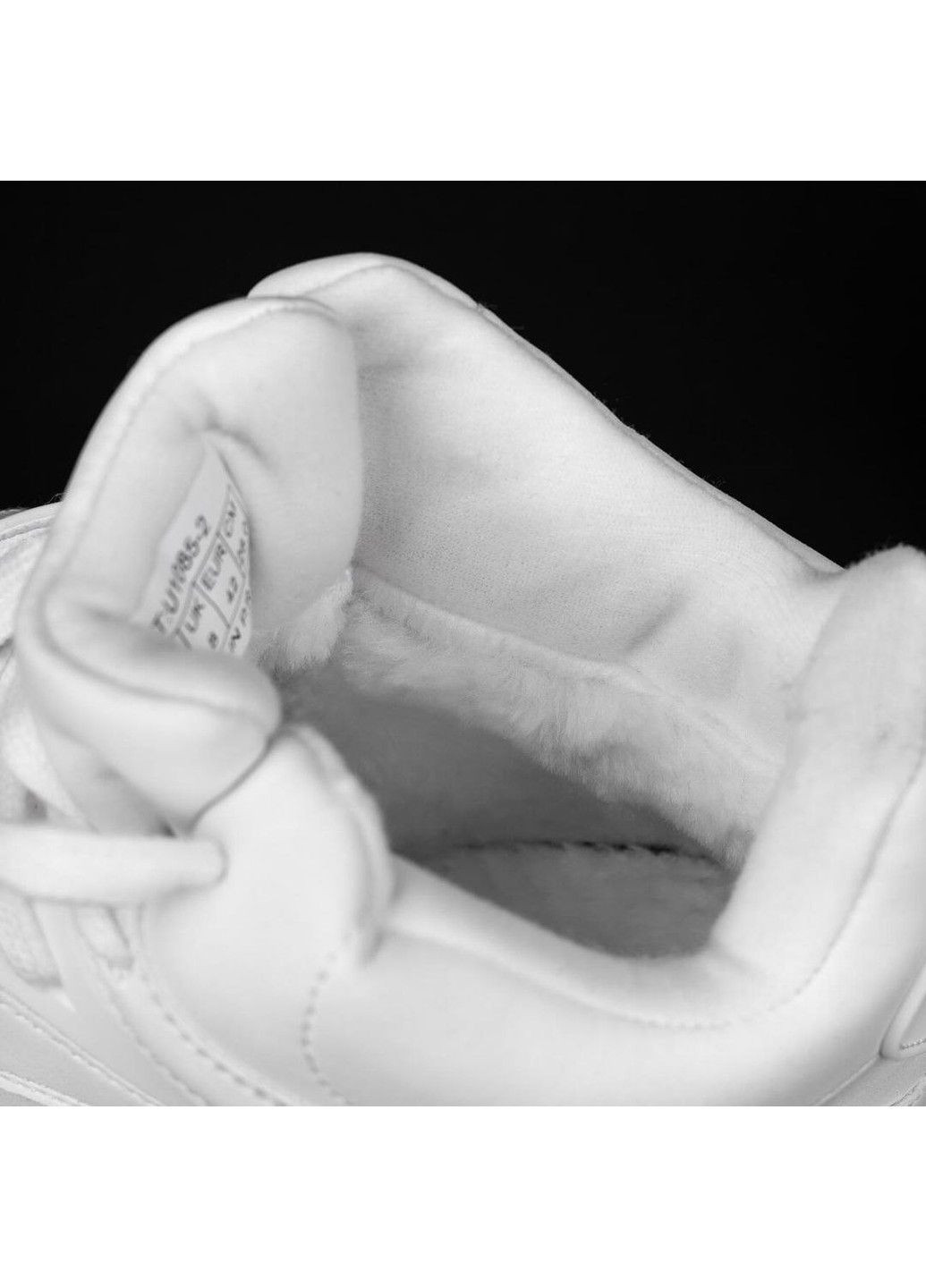 Белые зимние зимние мужские кроссовки KMB