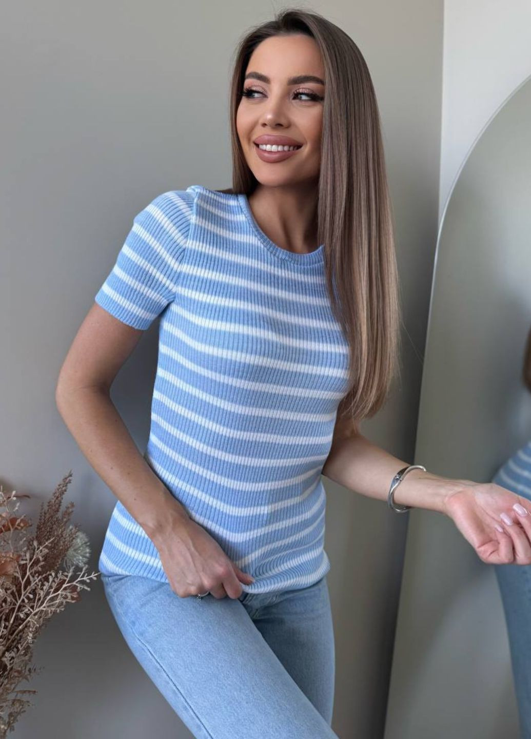 Базова повсякденна приталена кофта в рубчик в смужку з короткими рукавами Україна (330748741)