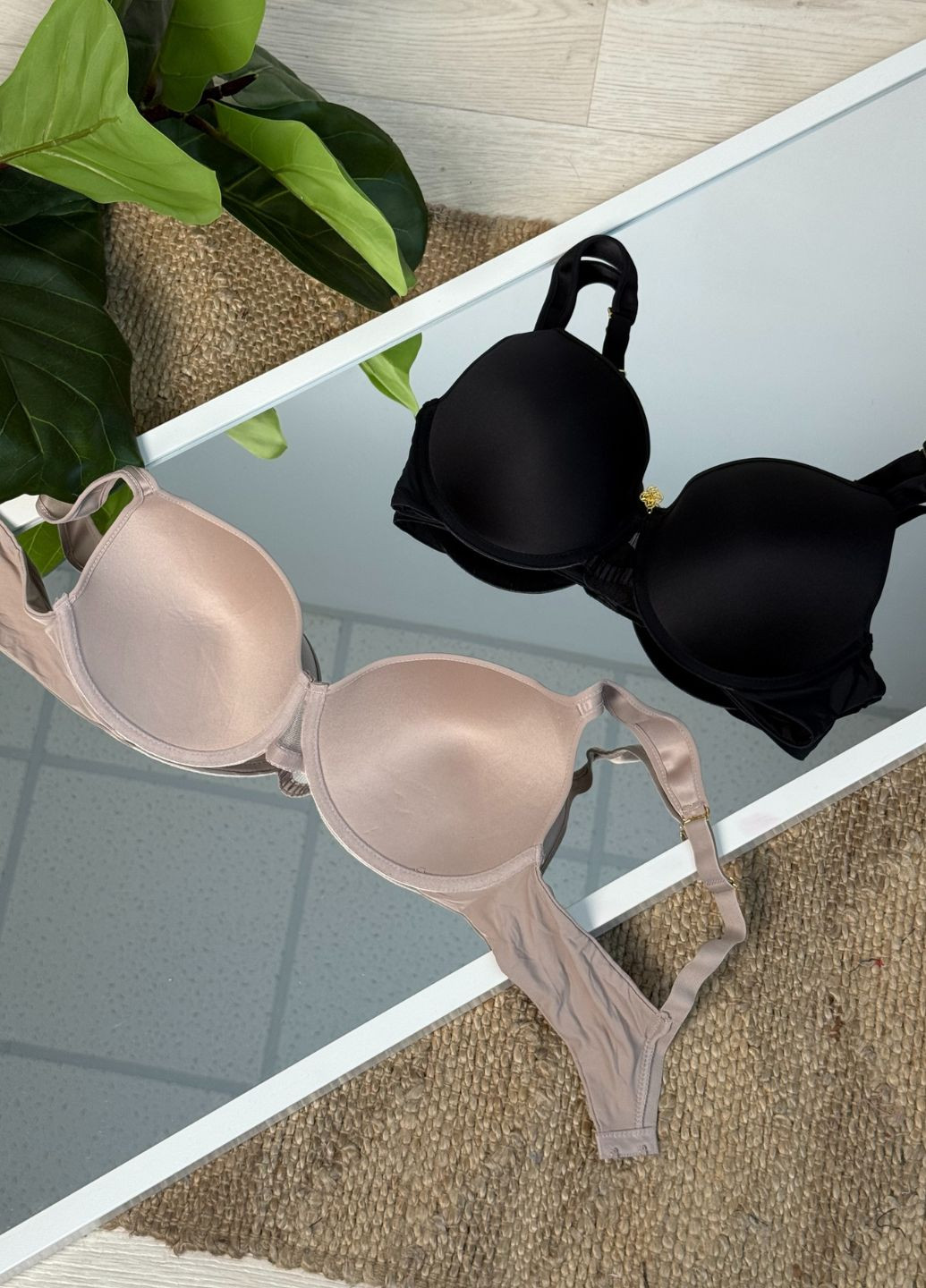 Коричневий гладкий бюстгальтер із формованими чашками із тонкого поролону на кісточках колекції "фурор" VIDCHUY