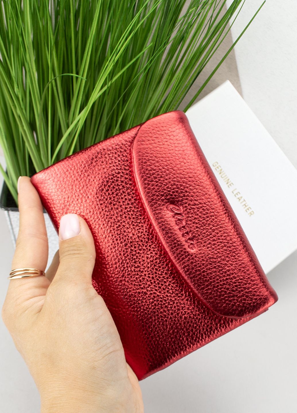 Кошелек женский красный 2301-9929M кожаный перламутровый на магните Classic (300914710)