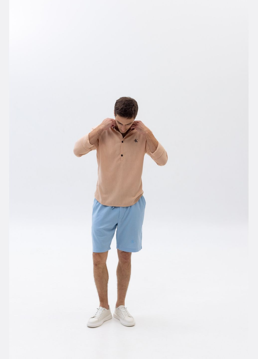 Комбінований літній льняний кежуал костюм з лого ск з сорочкою, з шортами Vakko