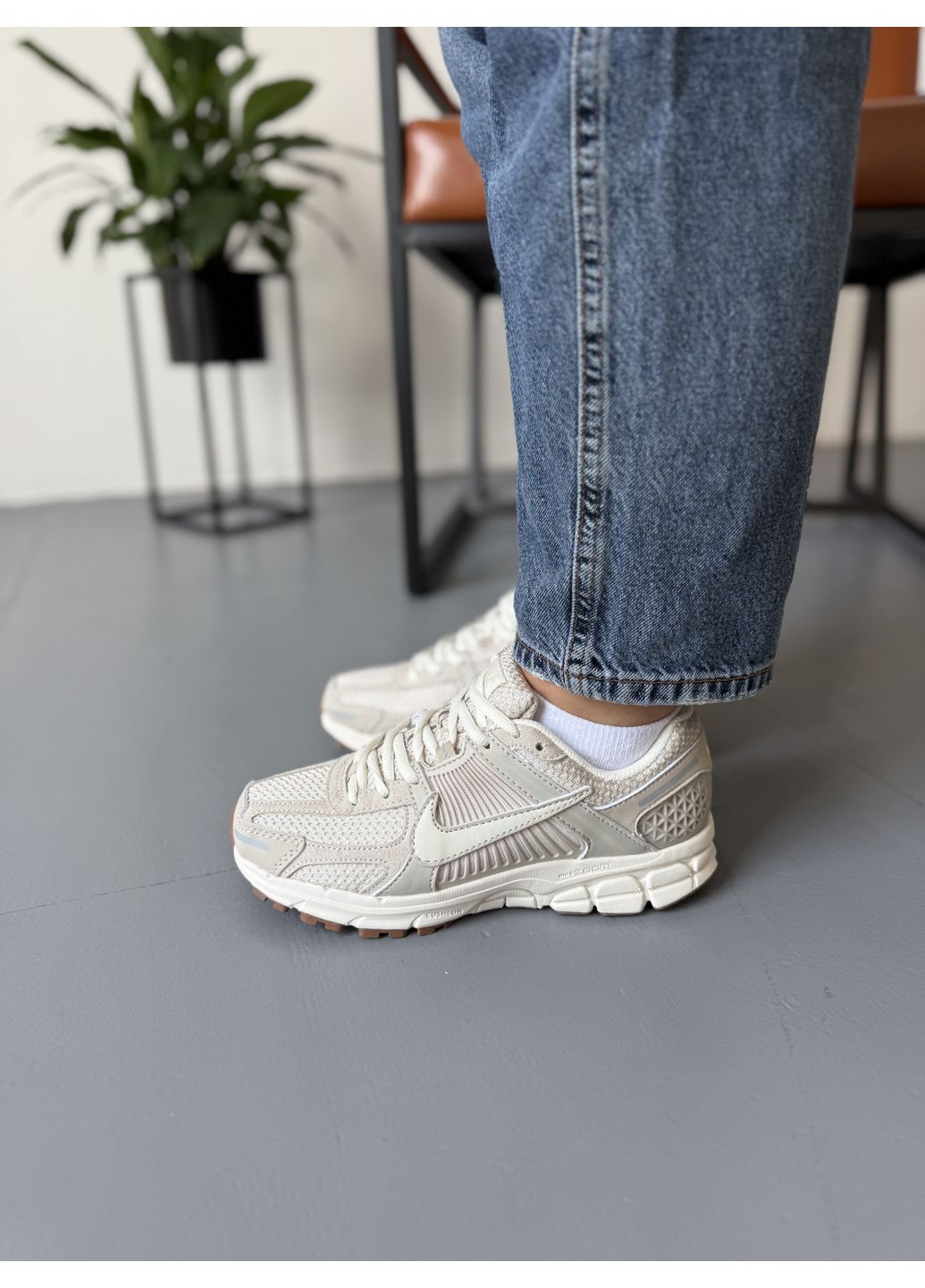 Бежевые демисезонные кроссовки мужские nike zoom vomero 5 beige найк аир зум вомеро 5 No Brand