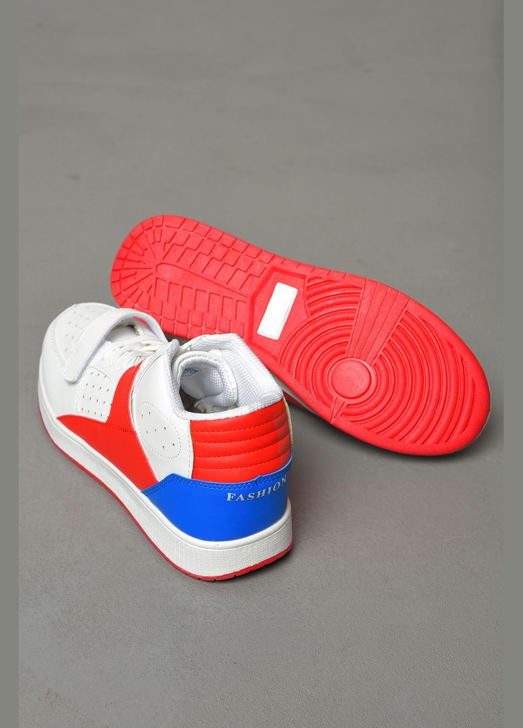 Білі Осінні кросівки чоловічі білого кольору з різнокольоровою вставкою Let's Shop