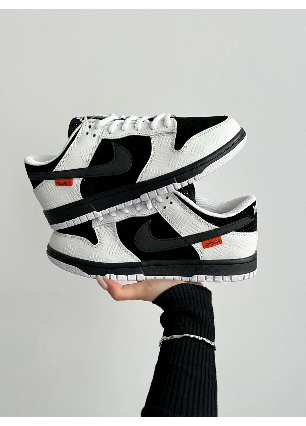 Белые демисезонные кроссовки мужские nike sb x tightbooth dunk low pro black white найк данк белые No Brand